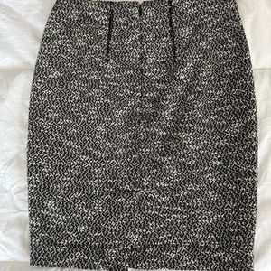 Ann Taylor, 00P black/white tweed pencil skirt